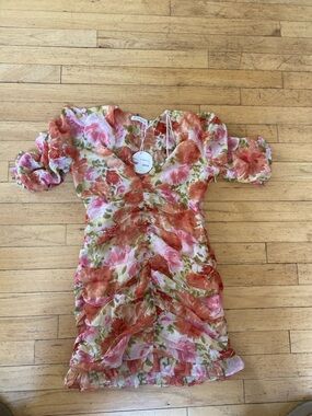 We’re all pretty girls very pretty dress. NWT!! Size small